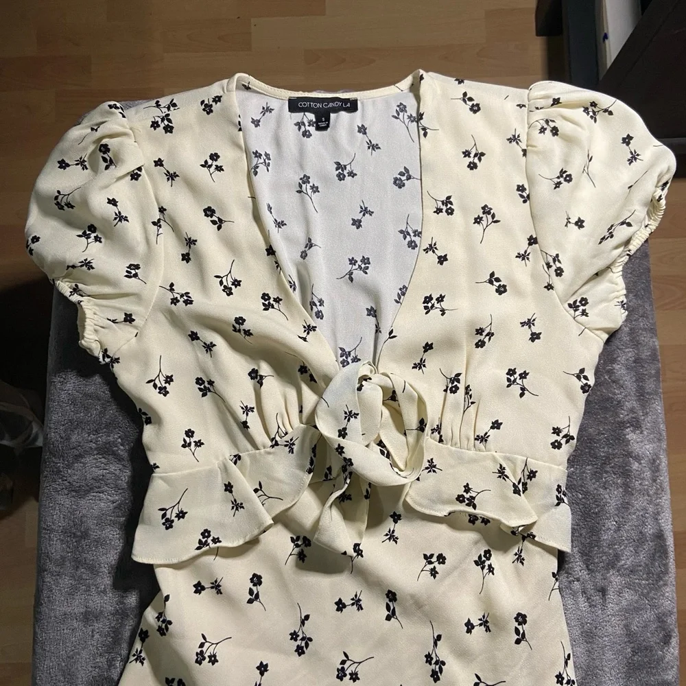 Floral mini dress - Picture 2 of 6